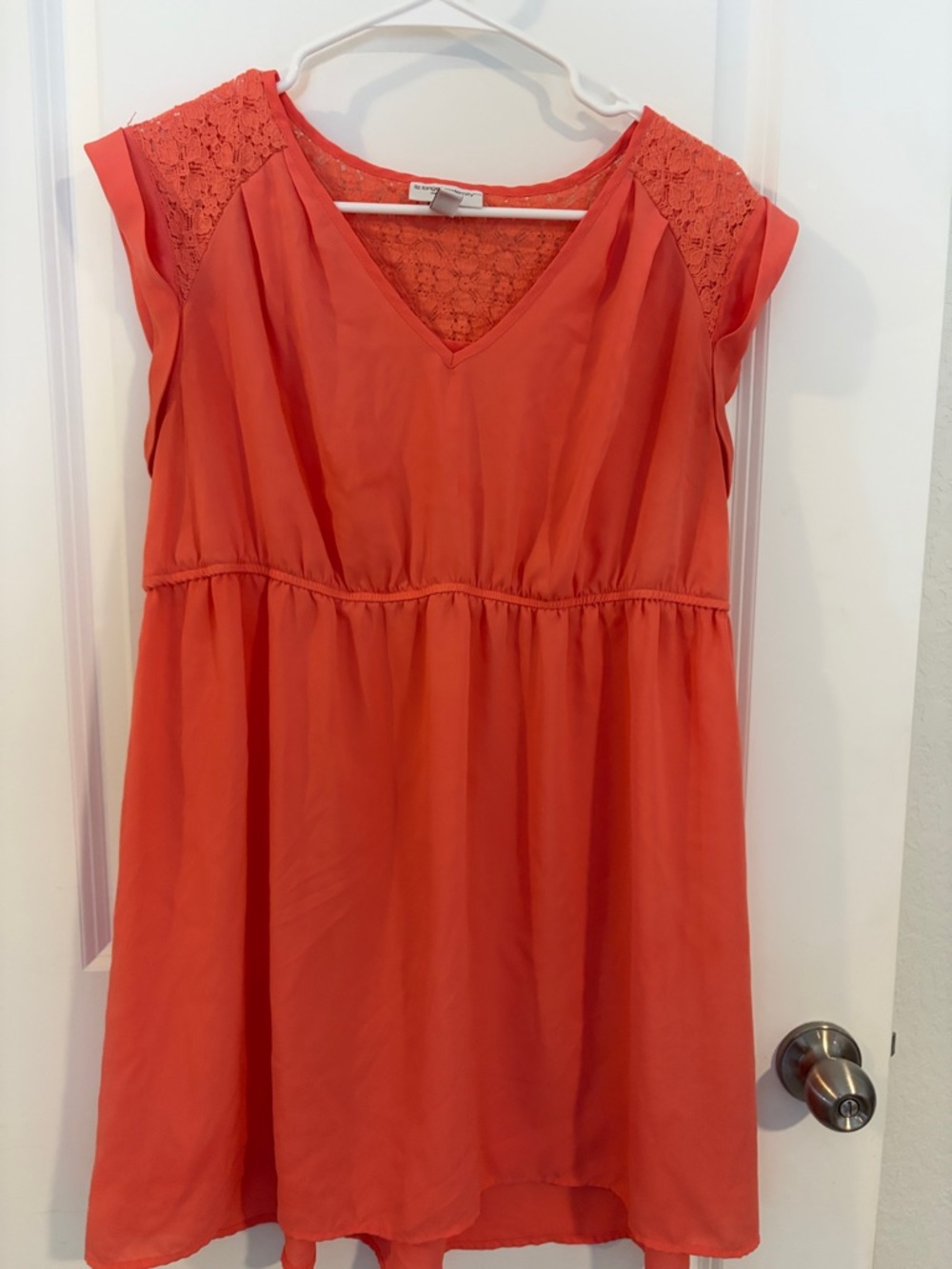 Liz Lange Coral Lace-Shoulder V-Neck Women's Dress